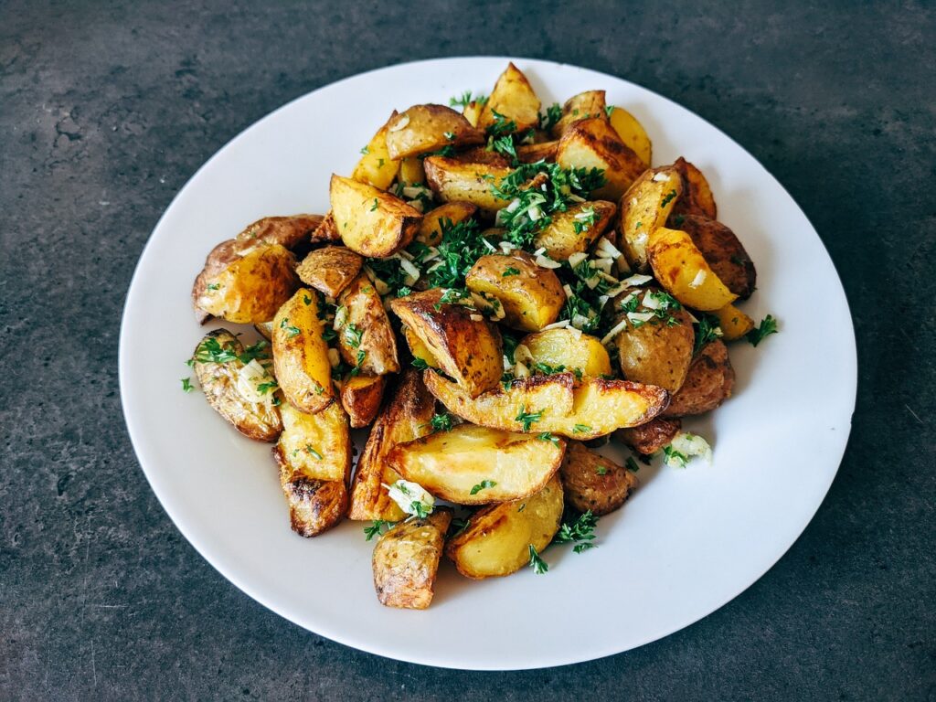 Spicy potato wedges