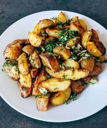 Spicy potato wedges