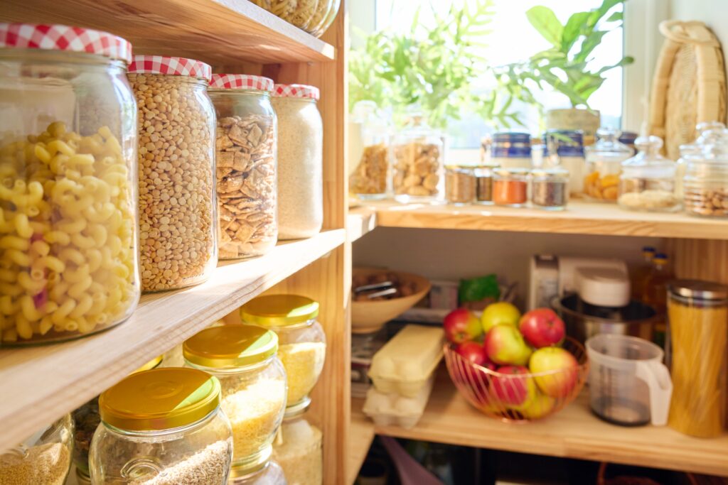 Storage of food in the kitchen in pantry